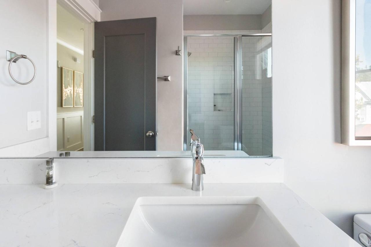 The Azalea Suite At 124 Spring Чарлстън Екстериор снимка